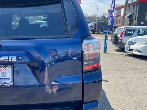 Used 2016 Toyota 4Runner SR5 Premium image 10