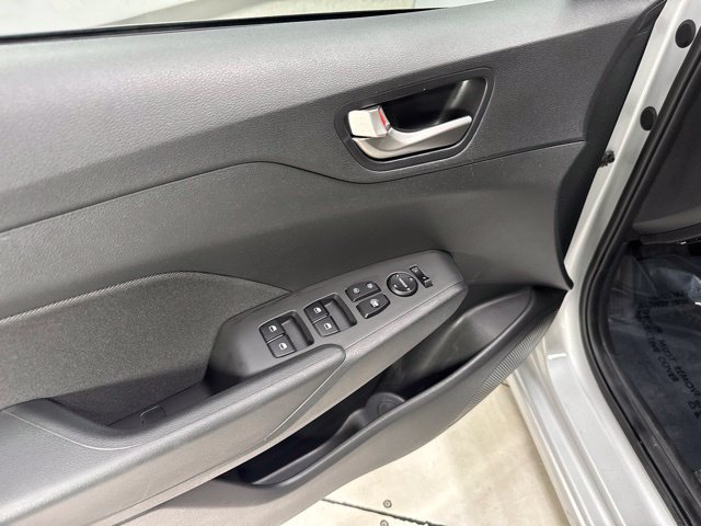 Used 2021 Hyundai Accent SE FWD image 9