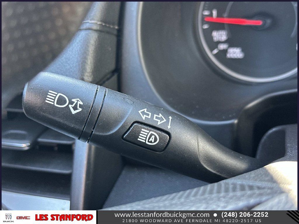 Used 2024 GMC Terrain SLE FWD image 26