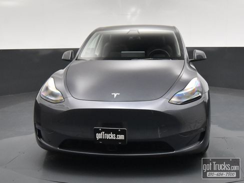 Used 2022 Tesla Model Y Performance image 44