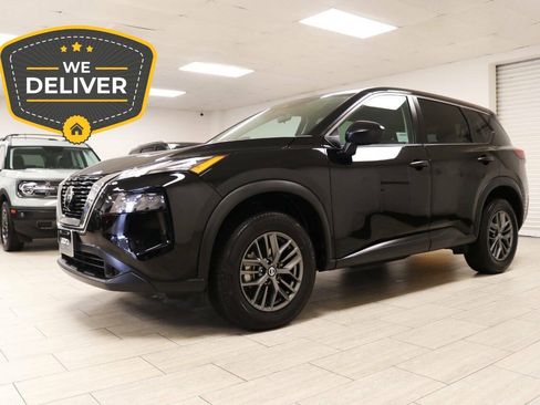 Used 2021 Nissan Rogue S FWD image 2