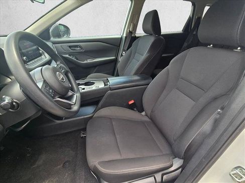 Used 2024 Nissan Rogue S FWD image 17