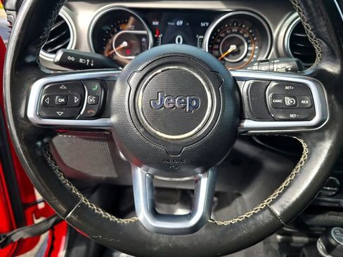 Used 2020 Jeep Wrangler Unlimited Sahara image 13
