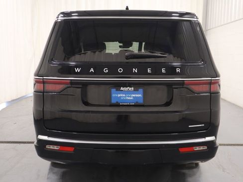 Certified 2024 Jeep Wagoneer L Series II w/ Flexible Seating Group image 8
