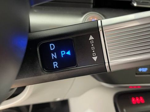 Certified 2024 Hyundai Kona SEL FWD image 11