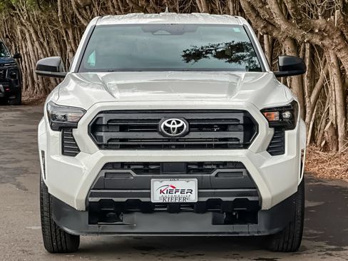 Used 2024 Toyota Tacoma SR RWD image 8