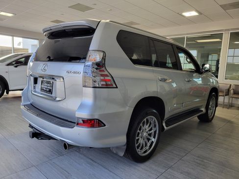 Used 2019 Lexus GX 460 image 7