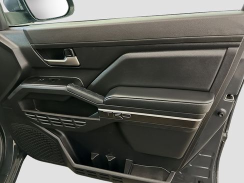 Used 2025 Toyota Tacoma TRD Off-Road image 33