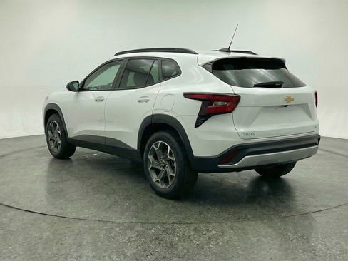 Used 2025 Chevrolet Trax LT image 5