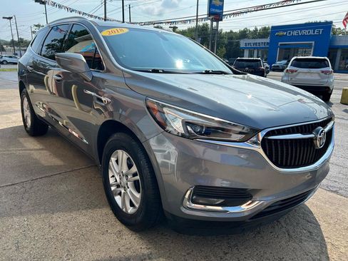 Used 2018 Buick Enclave Essence image 8
