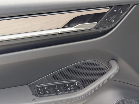 New 2025 Porsche Macan 4S Electric image 15