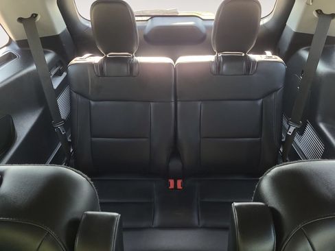 Used 2023 Ford Explorer XLT w/ Equipment Group 202A RWD image 21