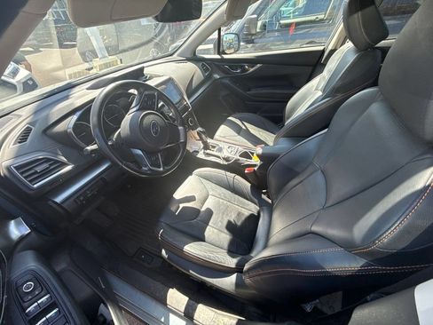 Used 2019 Subaru Crosstrek 2.0i Limited w/ Moonroof Package w/Navigation AWD/4WD image 9