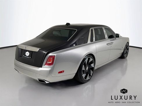 Used 2023 Rolls-Royce Phantom Sedan RWD image 6