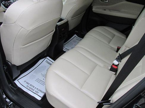 Used 2020 Nissan Murano SV w/ Premium Package image 8