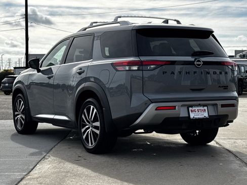 Used 2023 Nissan Pathfinder Platinum image 8