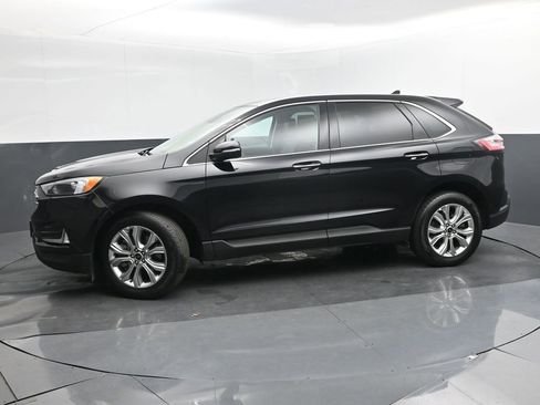 Used 2024 Ford Edge Titanium image 2