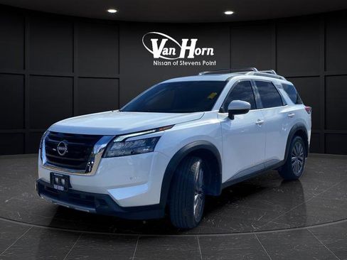 Used 2025 Nissan Pathfinder SL w/ SL Premium Package AWD/4WD image 7