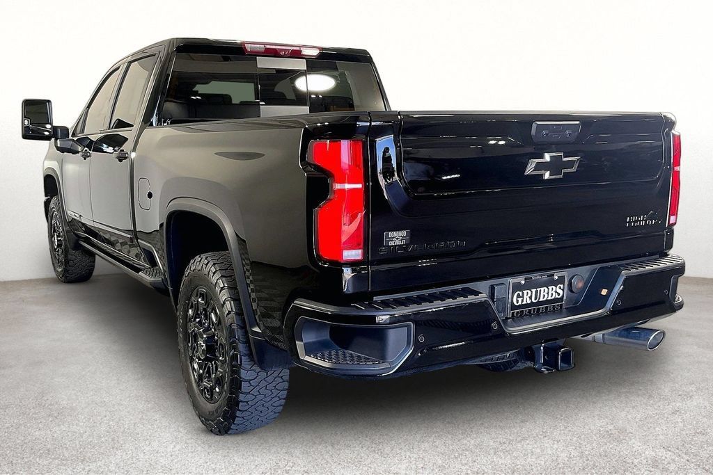 Used 2024 Chevrolet Silverado 2500 High Country w/ High Country Premium Package AWD/4WD image 14