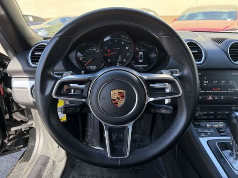 Used 2019 Porsche 718 Boxster image 12
