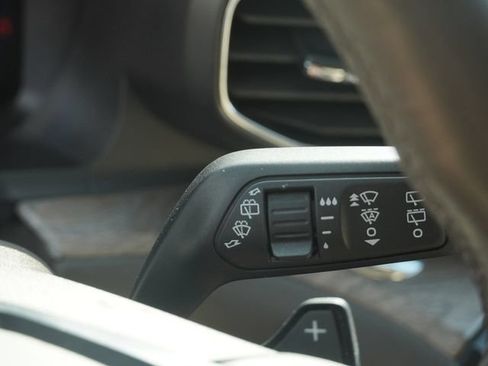 Used 2020 Ford Explorer Platinum w/ Premium Technology Package AWD/4WD image 34