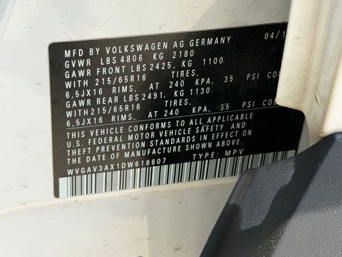 Used 2013 Volkswagen Tiguan S FWD image 19