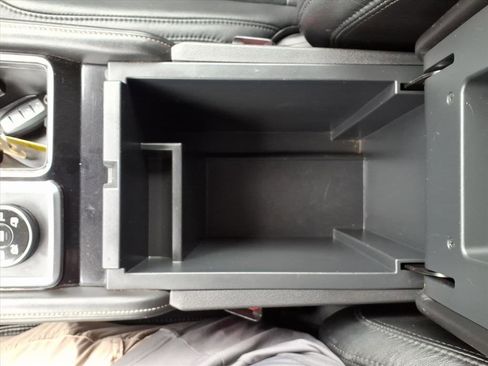 Used 2022 Nissan Pathfinder SV image 14