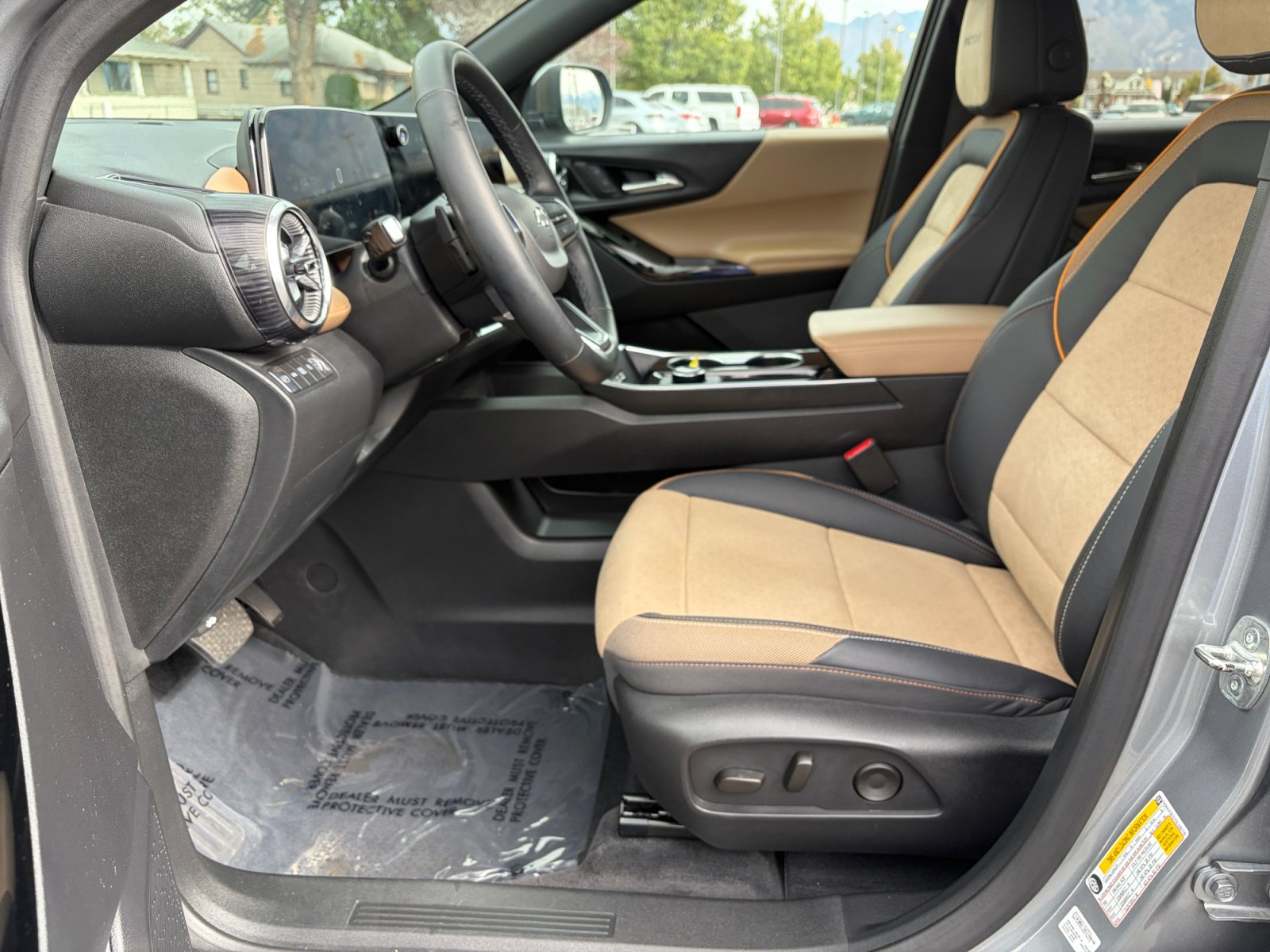 Used 2025 Chevrolet Equinox ACTIV w/ Safety and Technology Package AWD/4WD image 11