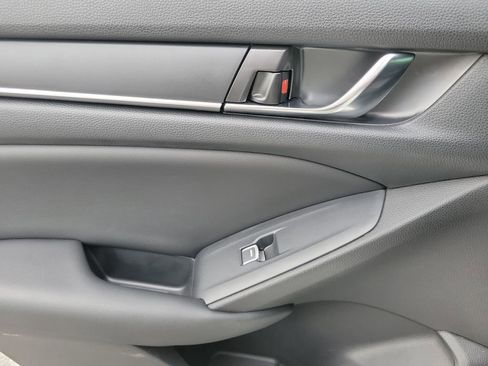 Used 2022 Honda Accord Sport image 9