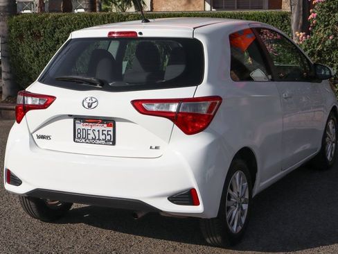 Used 2018 Toyota Yaris LE w/ Carpet Mat Package FWD image 9