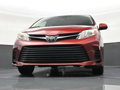 Used 2020 Toyota Sienna LE image 30