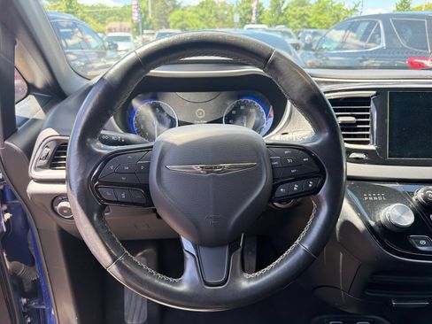 Used 2020 Chrysler Pacifica Touring-L AWD/4WD image 29