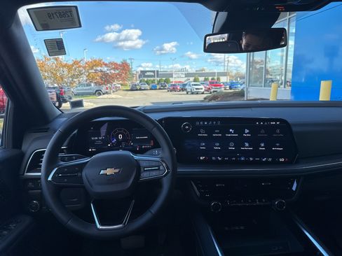 New 2026 Chevrolet Tahoe Premier image 2