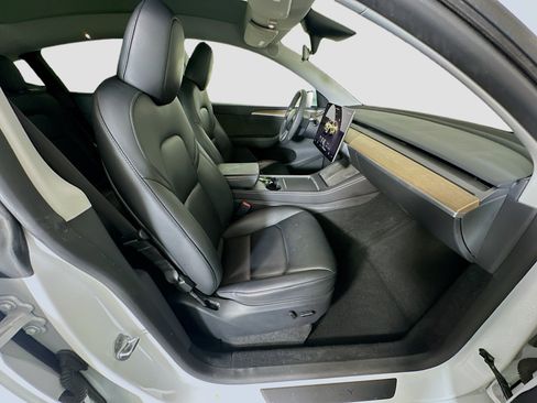 Used 2023 Tesla Model Y AWD image 31