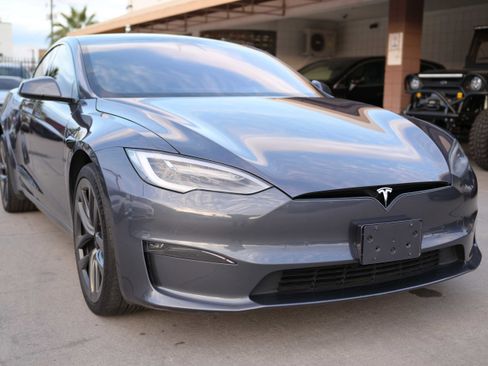 Used 2021 Tesla Model S Plaid image 5