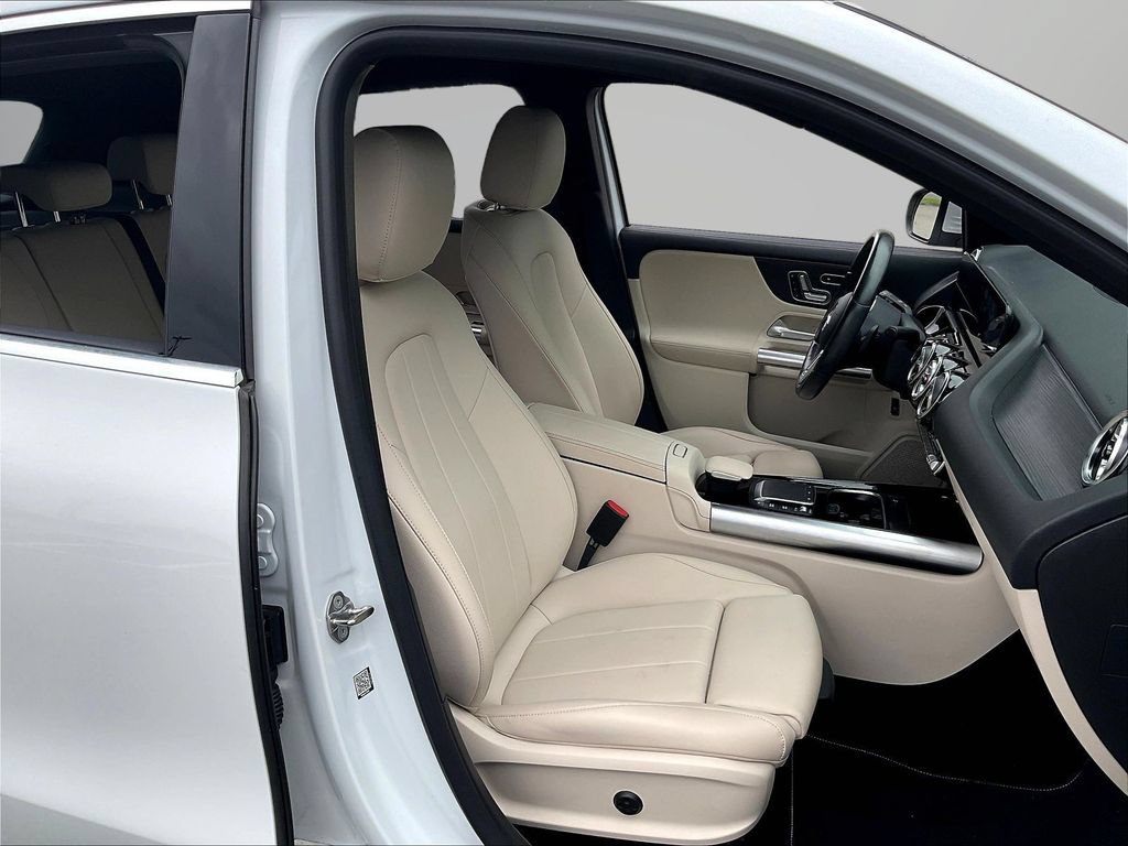Used 2023 Mercedes-Benz GLA 250 4MATIC w/ Premium Package image 28