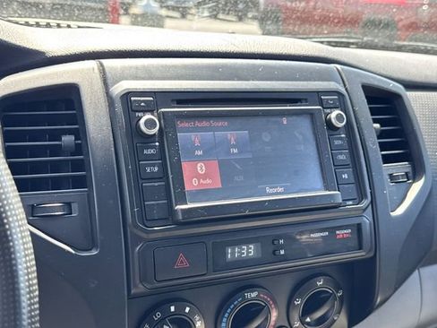 Used 2014 Toyota Tacoma PreRunner w/ Convenience Package RWD image 16