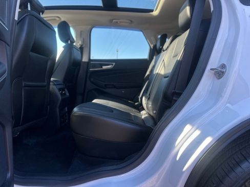 Used 2021 Ford Edge Titanium image 18