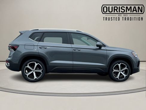 New 2025 Volkswagen Taos SEL image 3