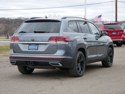 Certified 2023 Volkswagen Atlas SE w/ Black Wheel Package image 7