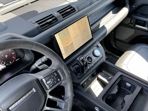 Used 2024 Land Rover Defender 110 Carpathian Edition image 32