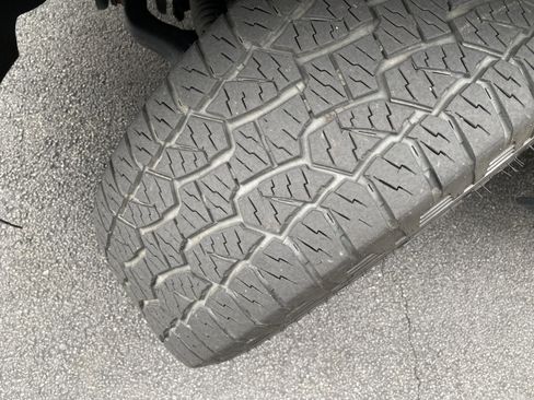 Used 2024 Ford Expedition Max XLT image 12