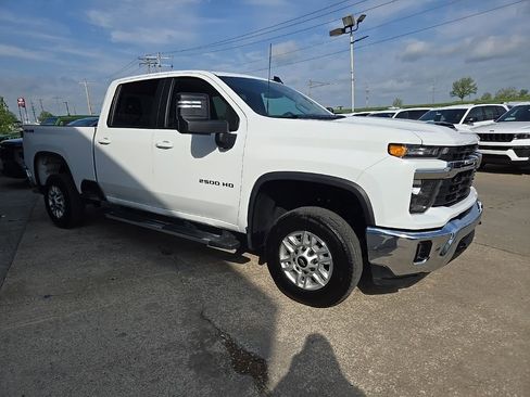 Used 2025 Chevrolet Silverado 2500 LT w/ Convenience Package AWD/4WD image 13