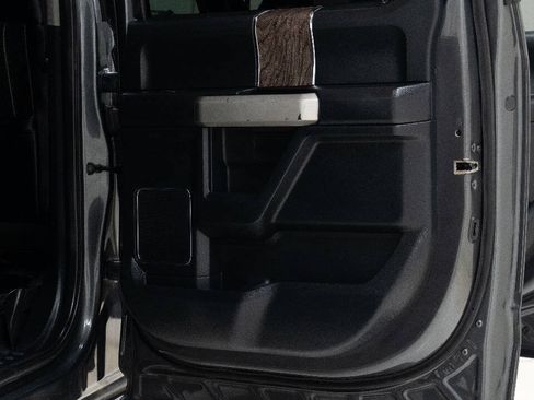 Used 2019 Ford F250 Lariat w/ Lariat Ultimate Package AWD/4WD image 27