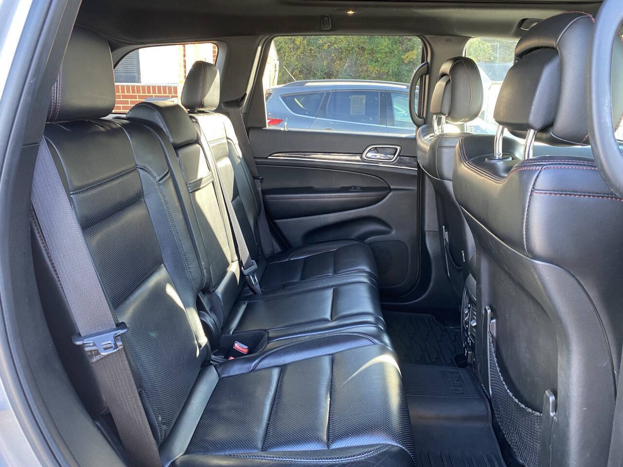 Used 2017 Jeep Grand Cherokee Trailhawk w/ Trailhawk Luxury Group AWD/4WD image 20