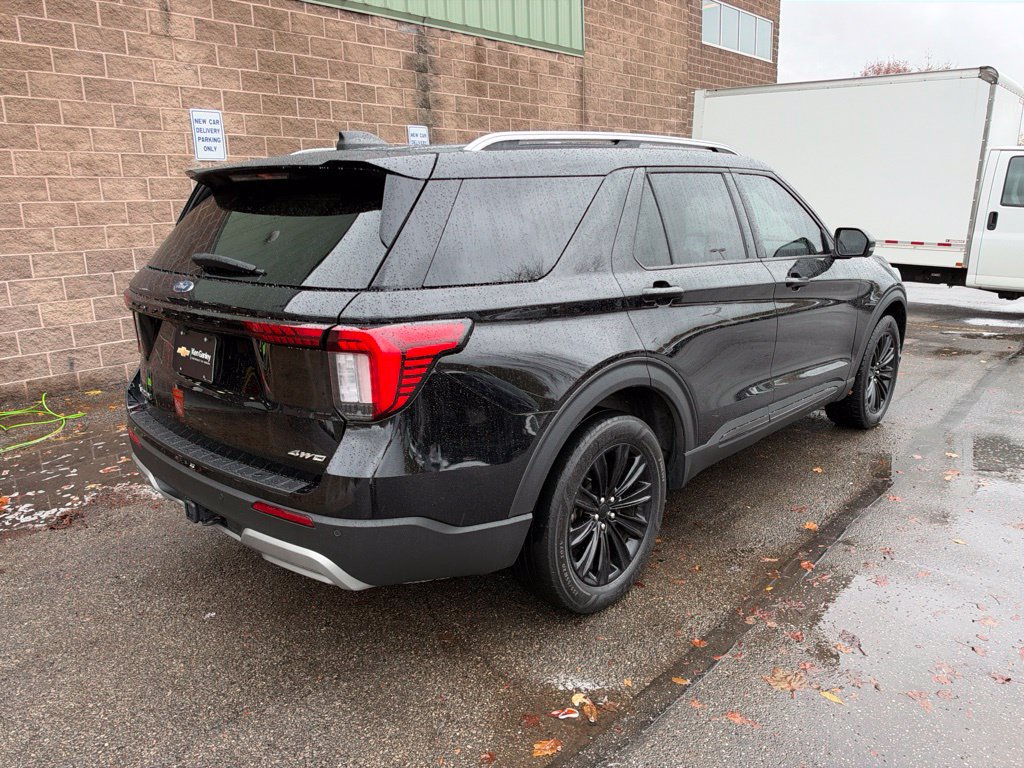 Used 2025 Ford Explorer Platinum w/ LUX Leather Package AWD/4WD image 9