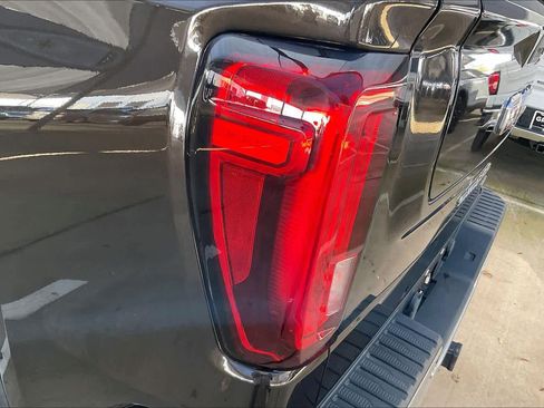 Used 2019 GMC Sierra 1500 SLT w/ SLT Premium Plus Package image 27