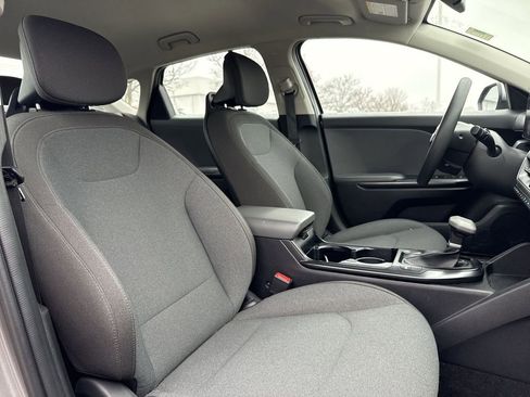 Used 2025 Kia K4 LXS image 25