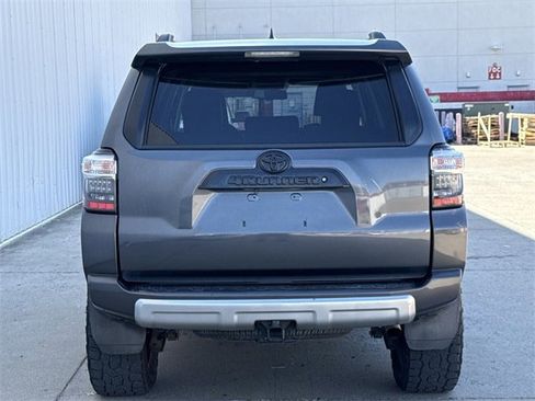 Used 2018 Toyota 4Runner TRD Off-Road Premium image 5
