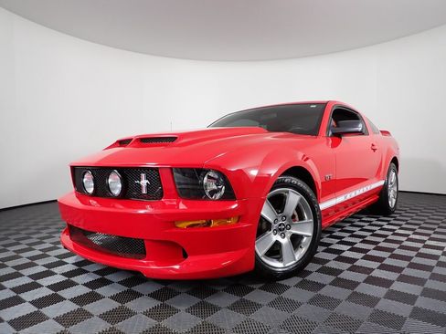 Used 2006 Ford Mustang GT Premium RWD image 2